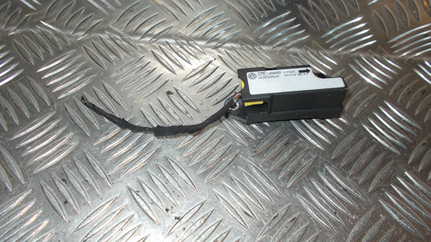VW Passat 3B Airbag Føler Med OEM Nr. 1j0909606n Fra VW Ophugger