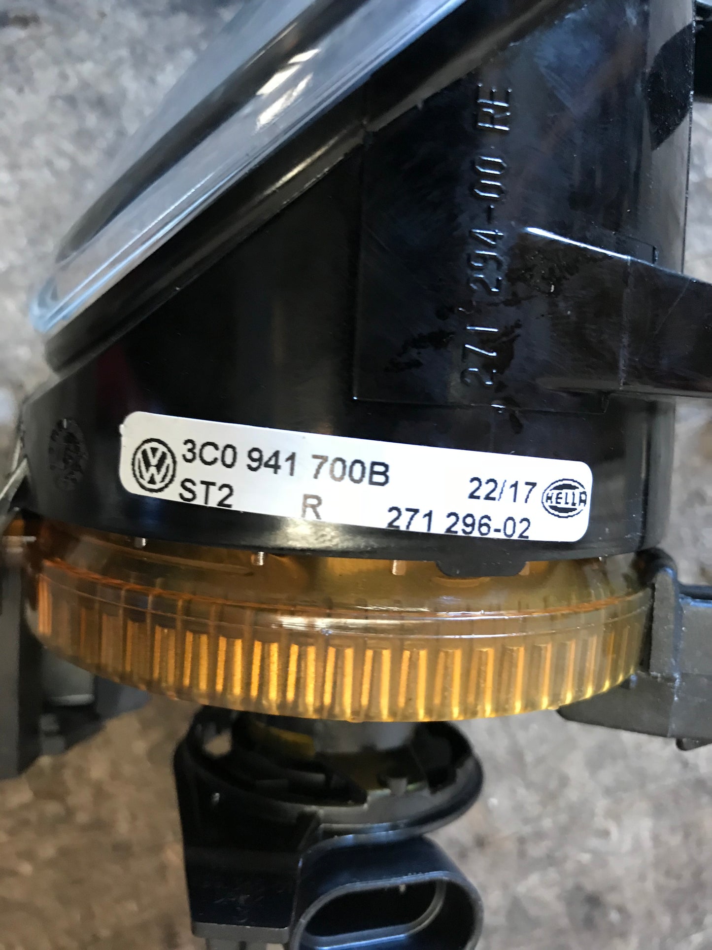 VW Passat 3C Tågelygte For Med OEM Nr. 3C0941700B Fra VW Ophugger