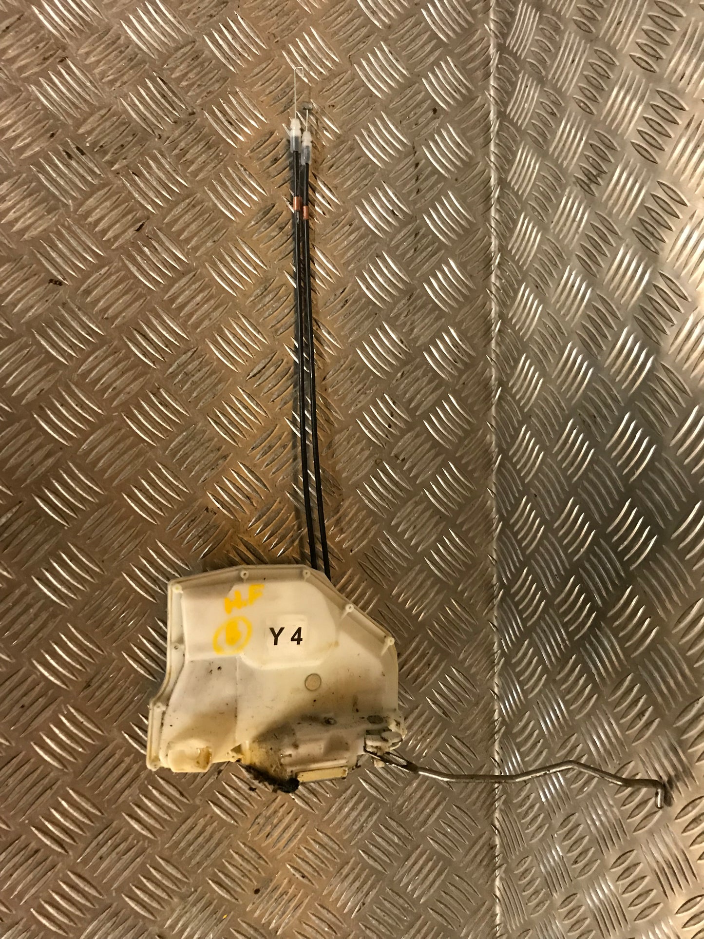 Suzuki Sx4 Dørlås Med OEM Nr. Ophugger Fra Suzuki Ophugger