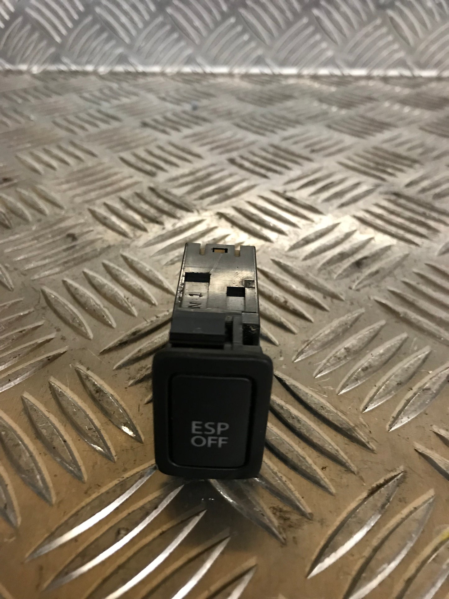 Suzuki Sx4 Kontakt Diverse Med OEM Nr. Ophugger Fra Suzuki Ophugger