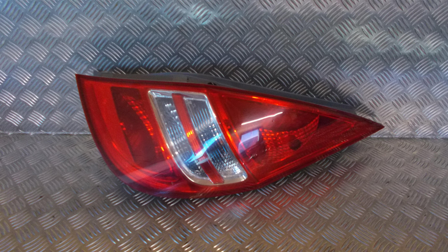 Hyundai I30 Km Baglygte Med OEM Nr. Ophugger Fra Hyundai Ophugger