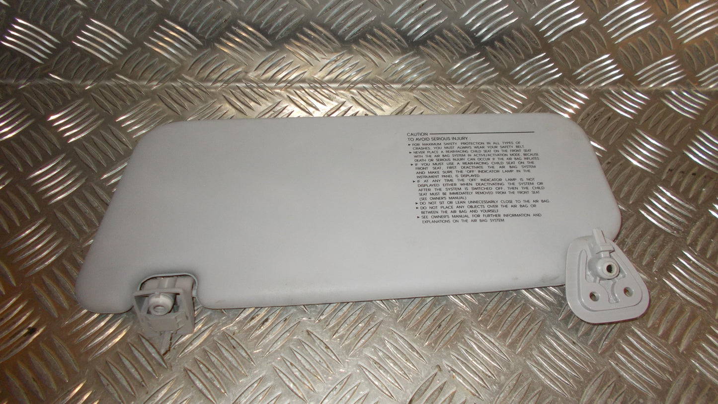 Hyundai I30 Km Solskærm Med OEM Nr. Ophugger Fra Hyundai Ophugger