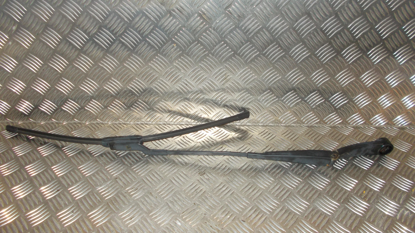 Hyundai I30 Km Viskerarm Med OEM Nr. 983112L010 Fra Hyundai Ophugger