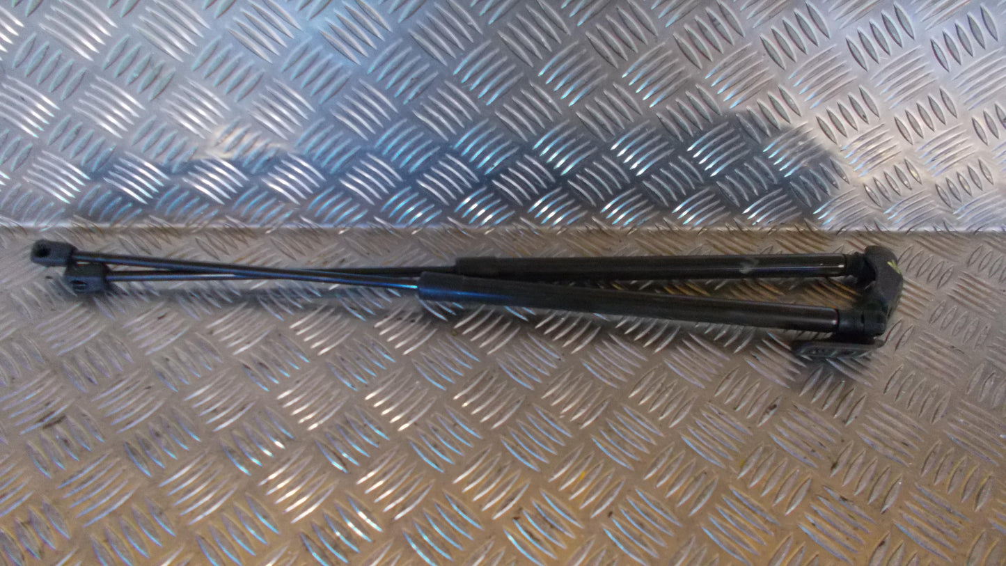 Hyundai I30 Km Bagklapsdæmper Med OEM Nr. Ophugger Fra Hyundai Ophugger