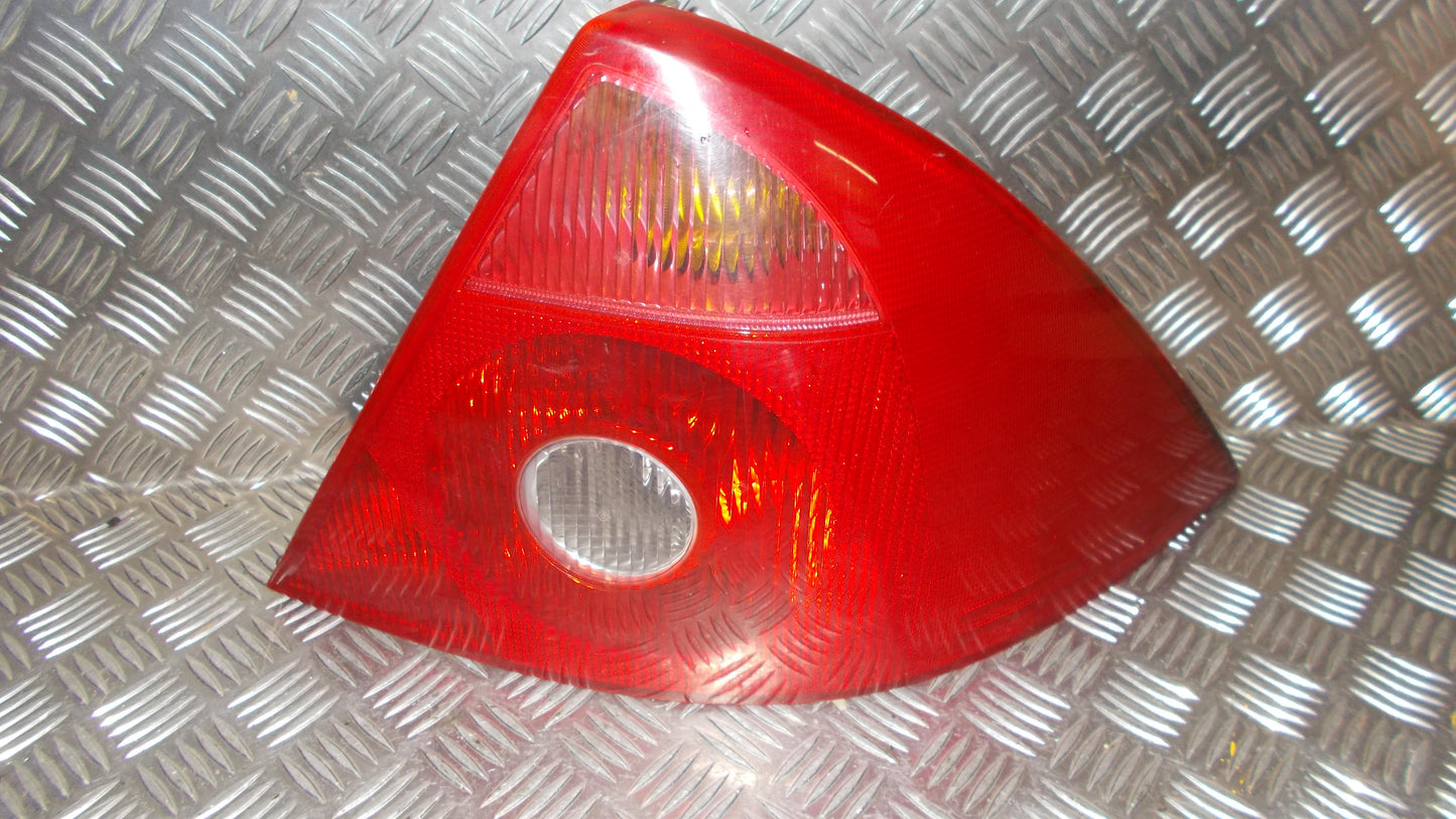 Ford Mondeo 3 Baglygte Med OEM Nr. 1371849 Fra Ford Ophugger