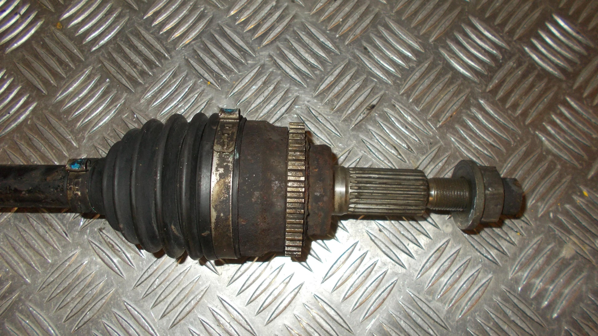 Toyota Carina E Engelsk Trækaksel For V Med OEM Nr. Ophugger Fra Toyota Ophugger