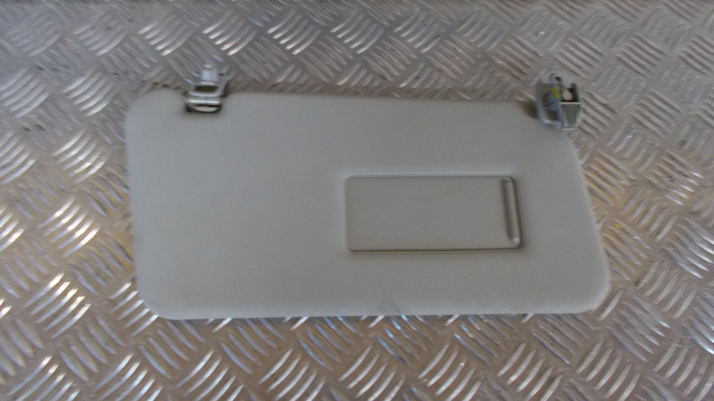 Suzuki Swift Solskærm Med OEM Nr. 8480162J506GS Fra Suzuki Ophugger