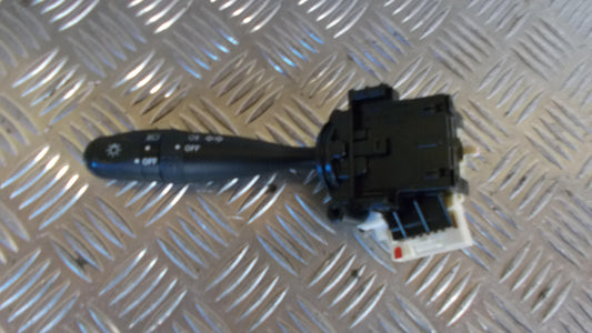 Suzuki Swift Kontakt Blink Med OEM Nr. Ophugger Fra Suzuki Ophugger