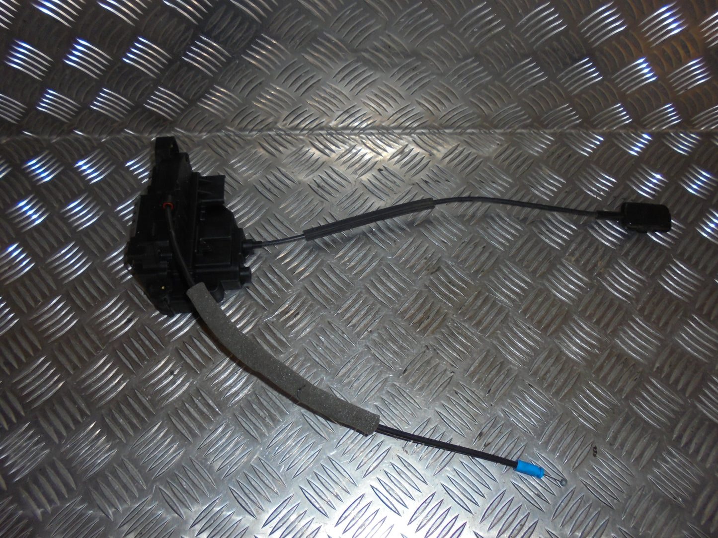 Renault Kangoo 2 Dørlås Med OEM Nr. 96110AV Fra Renault Ophugger