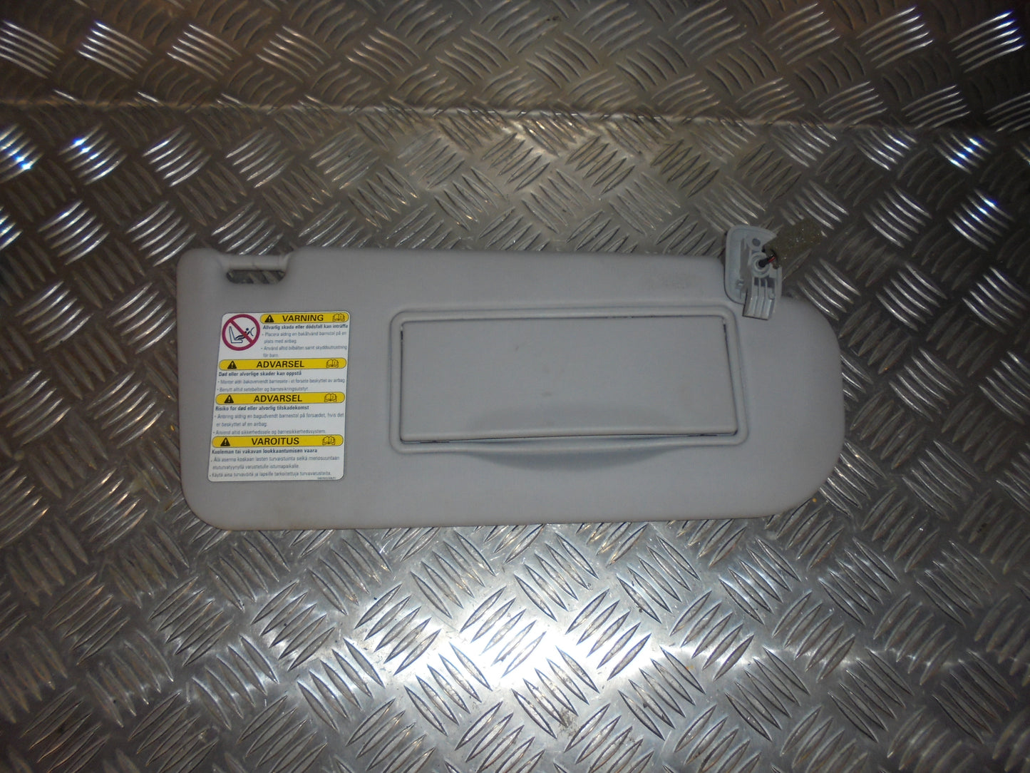 Mazda 6 Gg/Gy Solskærm Med OEM Nr. Ophugger Fra Mazda Ophugger