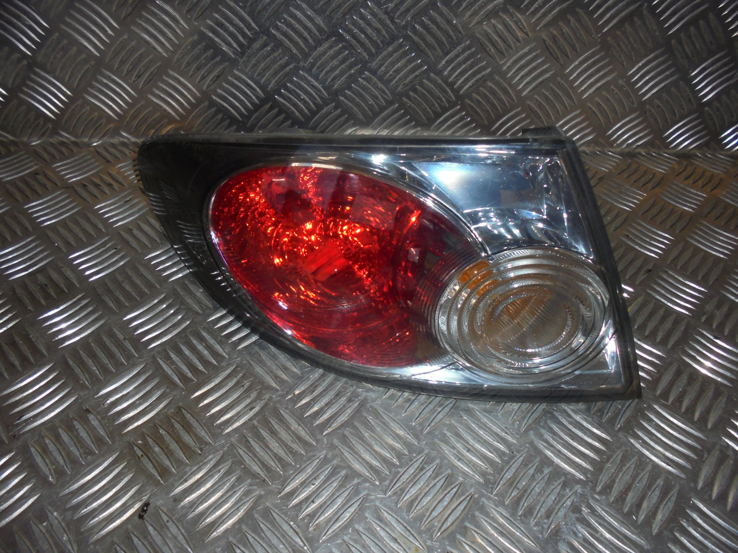 Mazda 6 Gg/Gy Baglygte Med OEM Nr. Ophugger Fra Mazda Ophugger