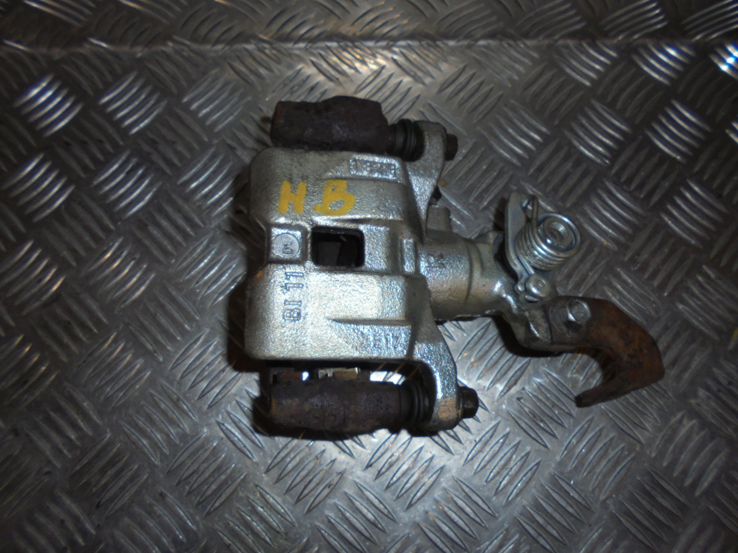 Mazda 6 Gg/Gy Bremsekaliber Hb Med OEM Nr. Ophugger Fra Mazda Ophugger