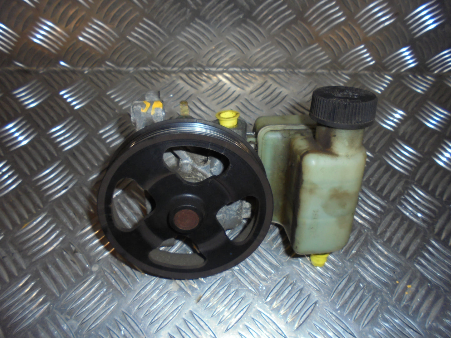 Mazda 6 Gg/Gy Servopumpe Med OEM Nr. Ophugger Fra Mazda Ophugger