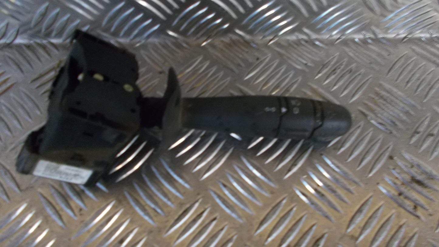 Opel Vivaro 1 Kontakt Blink Med OEM Nr. 8200070265 Fra Opel Ophugger