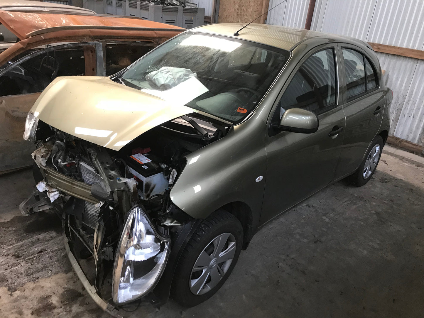 Nissan Micra K13 Pluk-Selv-Bil Med OEM Nr. Ophugger Fra Nissan Ophugger