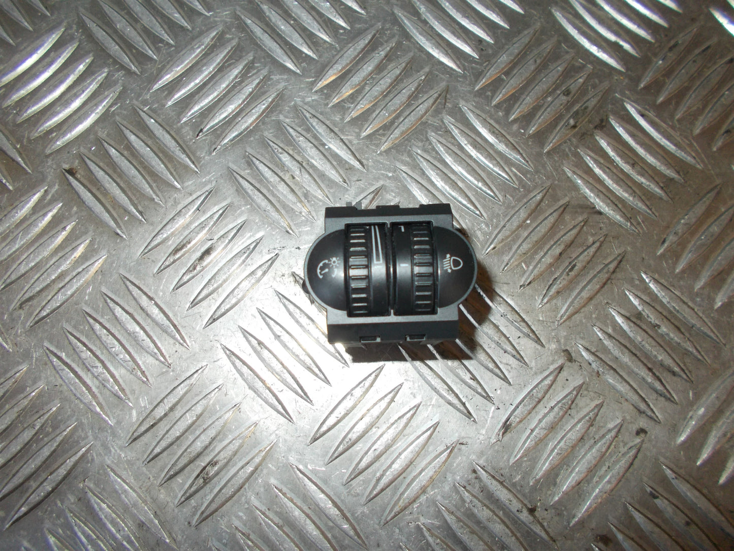VW Golf 5 1K Kontakt Lygtejustering Med OEM Nr. 1K0941333D Fra VW Ophugger