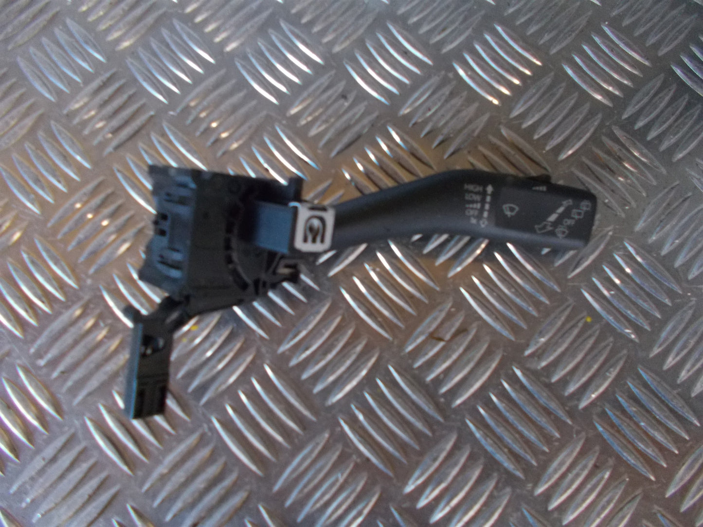 VW Golf 5 1K Kontakt Visker Med OEM Nr. 1K0953519H Fra VW Ophugger