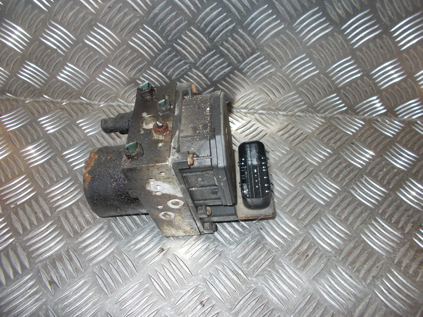 Peugeot 307 Abs Pumpe Med OEM Nr. 0265950084 Fra Peugeot Ophugger