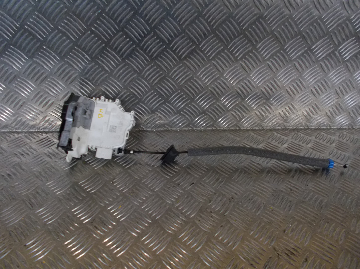 Audi A1 Dørlås Med OEM Nr. 8X0839016E Fra Audi Ophugger