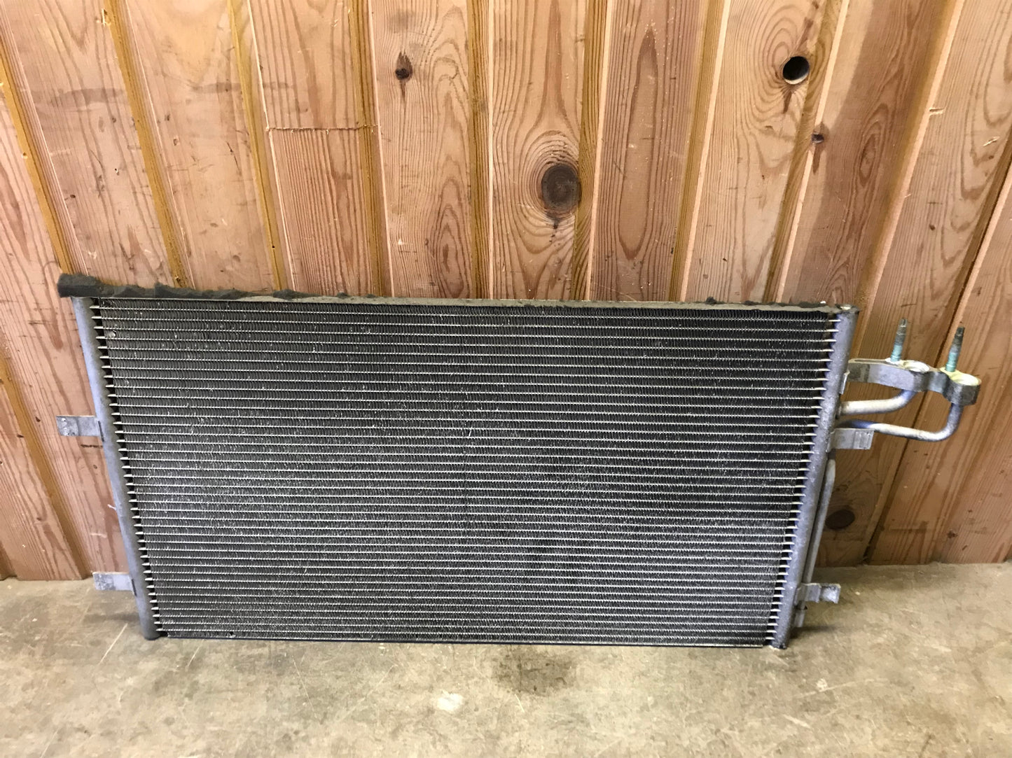 Ford Focus Køler Aircond Med OEM Nr. 3M5H19710CC Fra Ford Ophugger