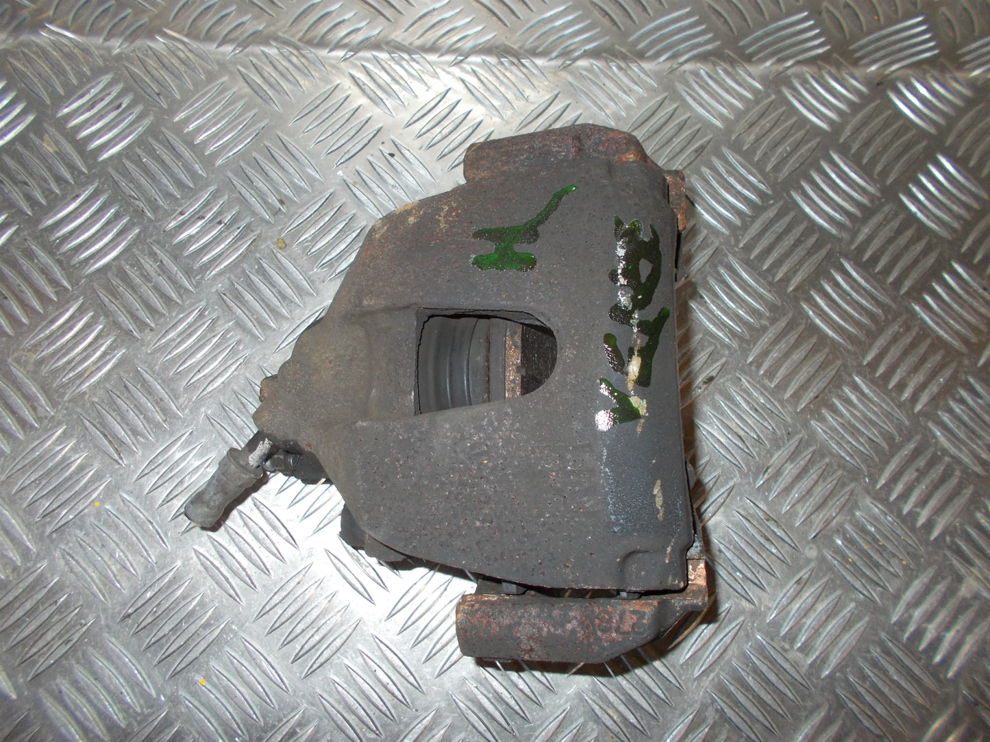 Ford Focus Bremsekaliber HF Med OEM Nr. Ophugger Fra Ford Ophugger