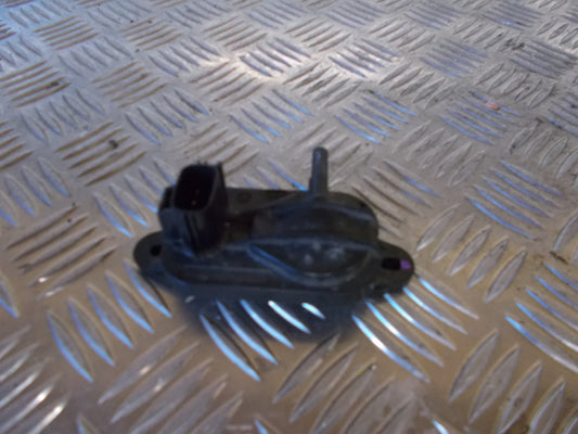 Ford Focus Vacuum Ventil Med OEM Nr. PE6045007 Fra Ford Ophugger