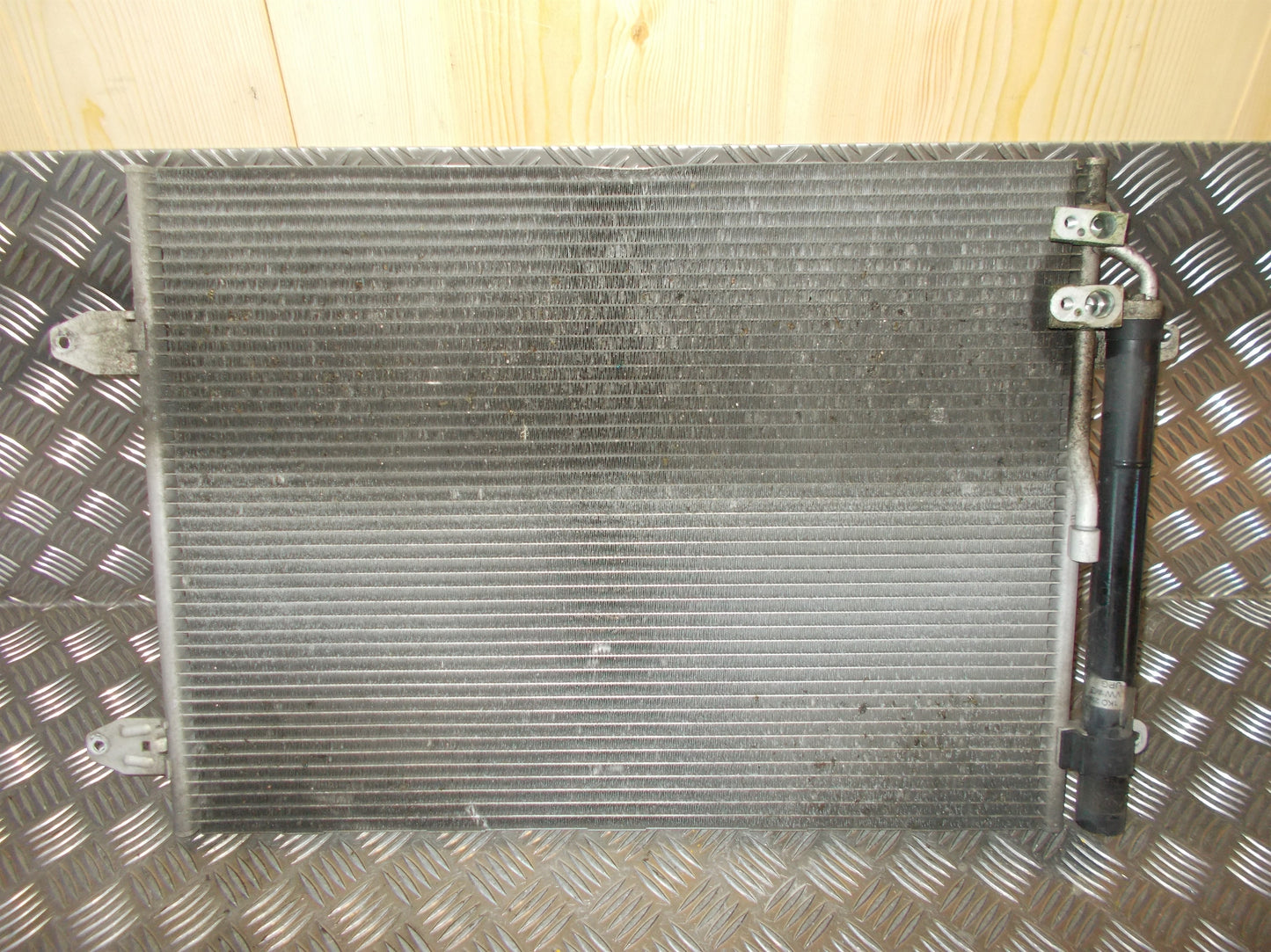 VW Passat 3C Køler Aircond Med OEM Nr. 1K0298403A Fra VW Ophugger