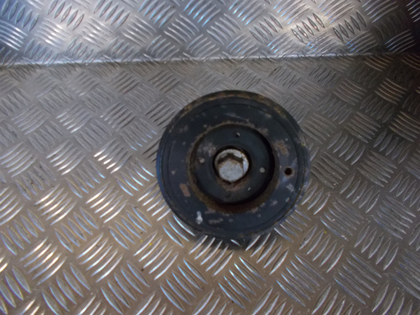 Audi A4 8K Krumtap Remskive Servo Med OEM Nr. 06H105243G Fra Audi Ophugger