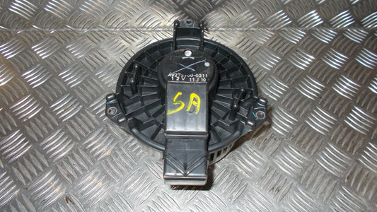 Suzuki SX4 Varmeblæser Med OEM Nr. AV2727000311 Fra Suzuki Ophugger
