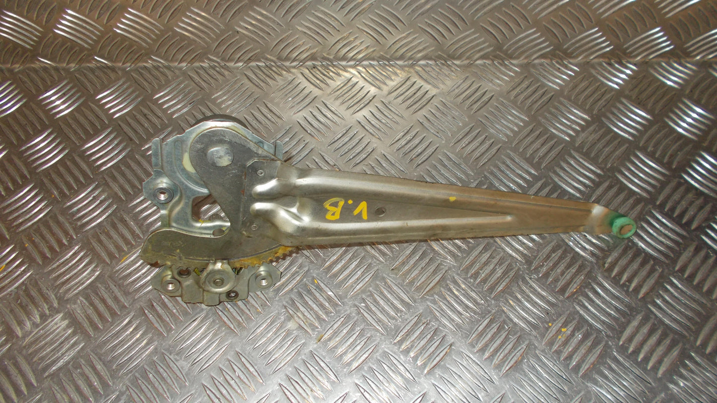 Suzuki Sx4 Rudemotor - Rudehejs Med OEM Nr. Ophugger Fra Suzuki Ophugger