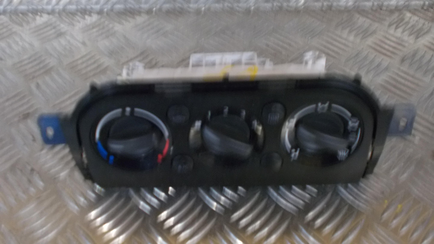 Suzuki Sx4 Varmeregulering Med OEM Nr. Ophugger Fra Suzuki Ophugger