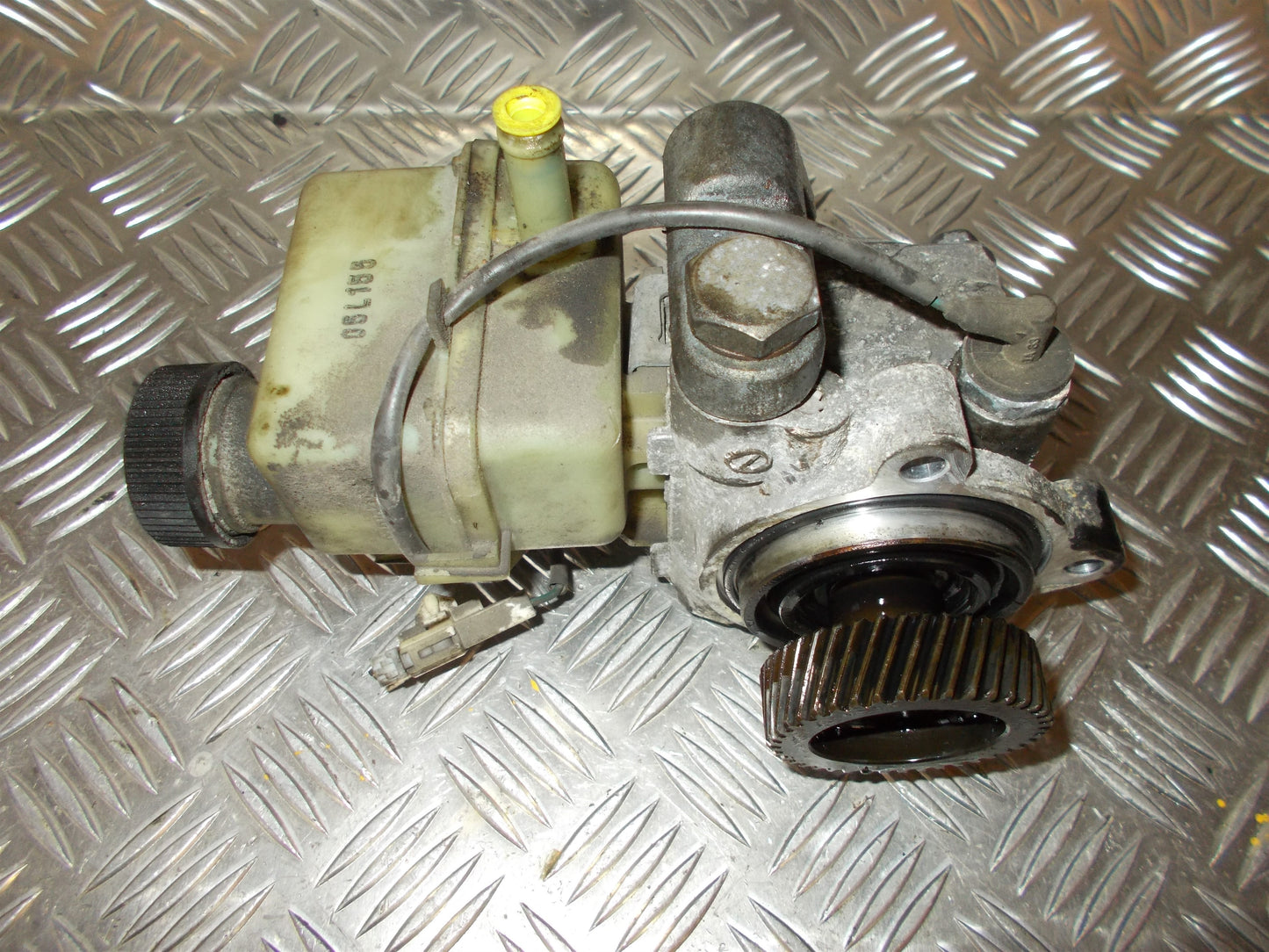 Mazda 6 Gg/Gy Servopumpe Med OEM Nr. Ophugger Fra Mazda Ophugger