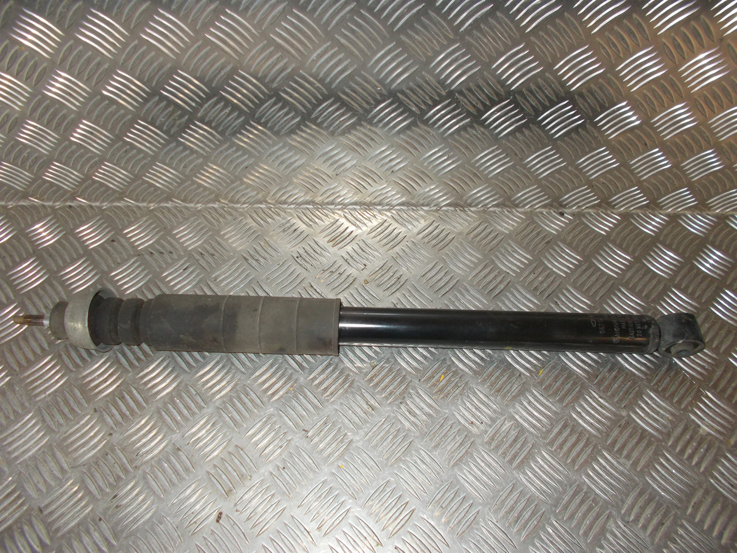 Nissan Note Støddæmper Bag Med OEM Nr. 562103VU0B Fra Nissan Ophugger