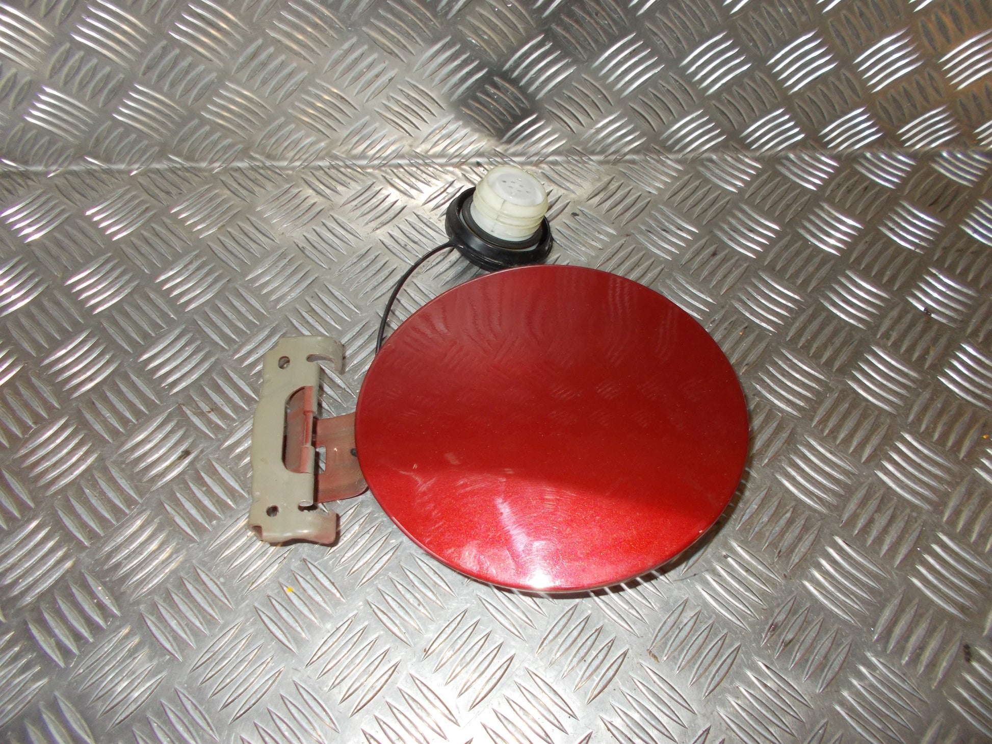 Nissan Note Benzinklap / Tankklap Med OEM Nr. Ophugger Fra Nissan Ophugger