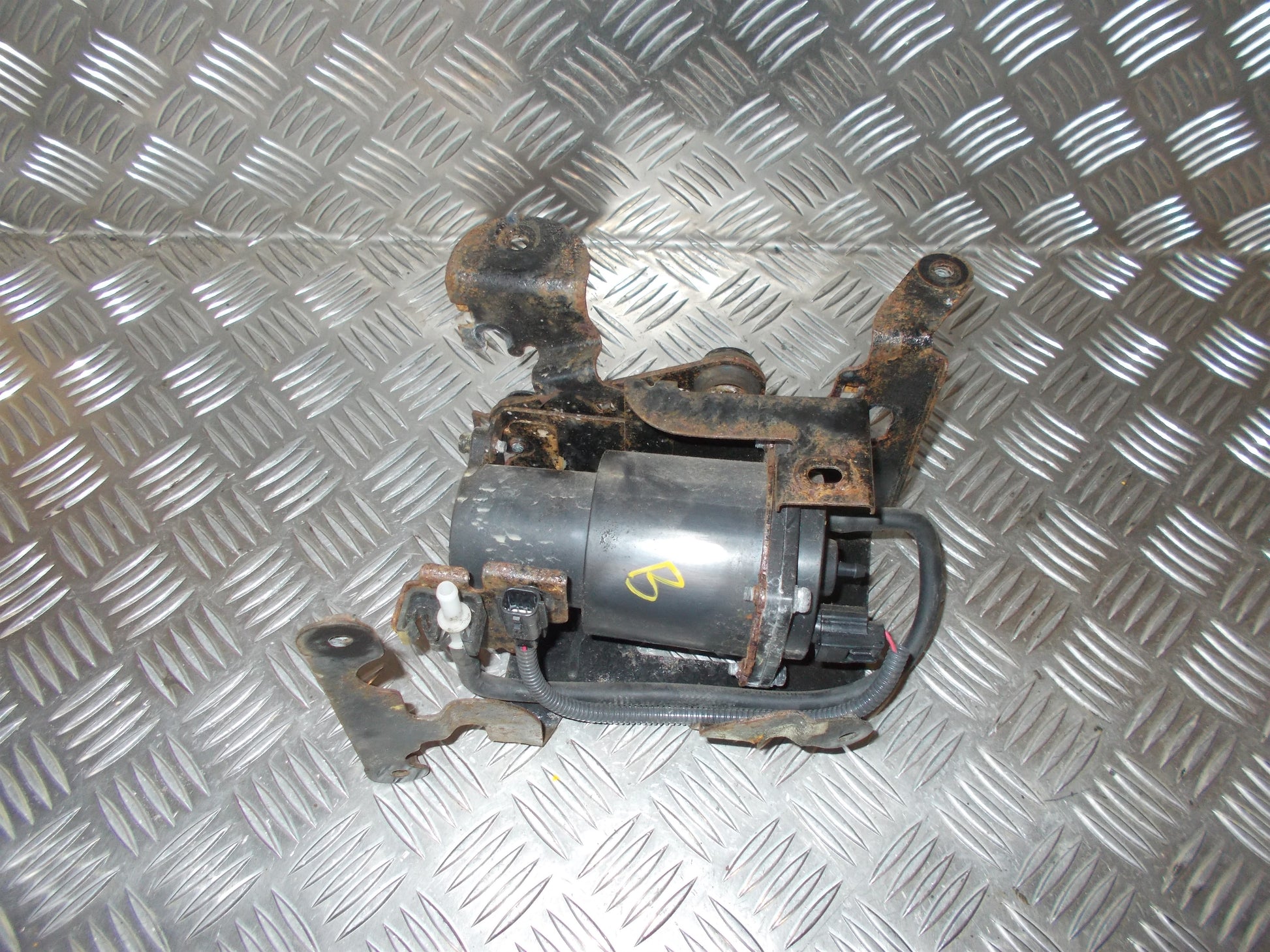 Nissan Note Vacuumpumpe Med OEM Nr. 284K33VA0A Fra Nissan Ophugger