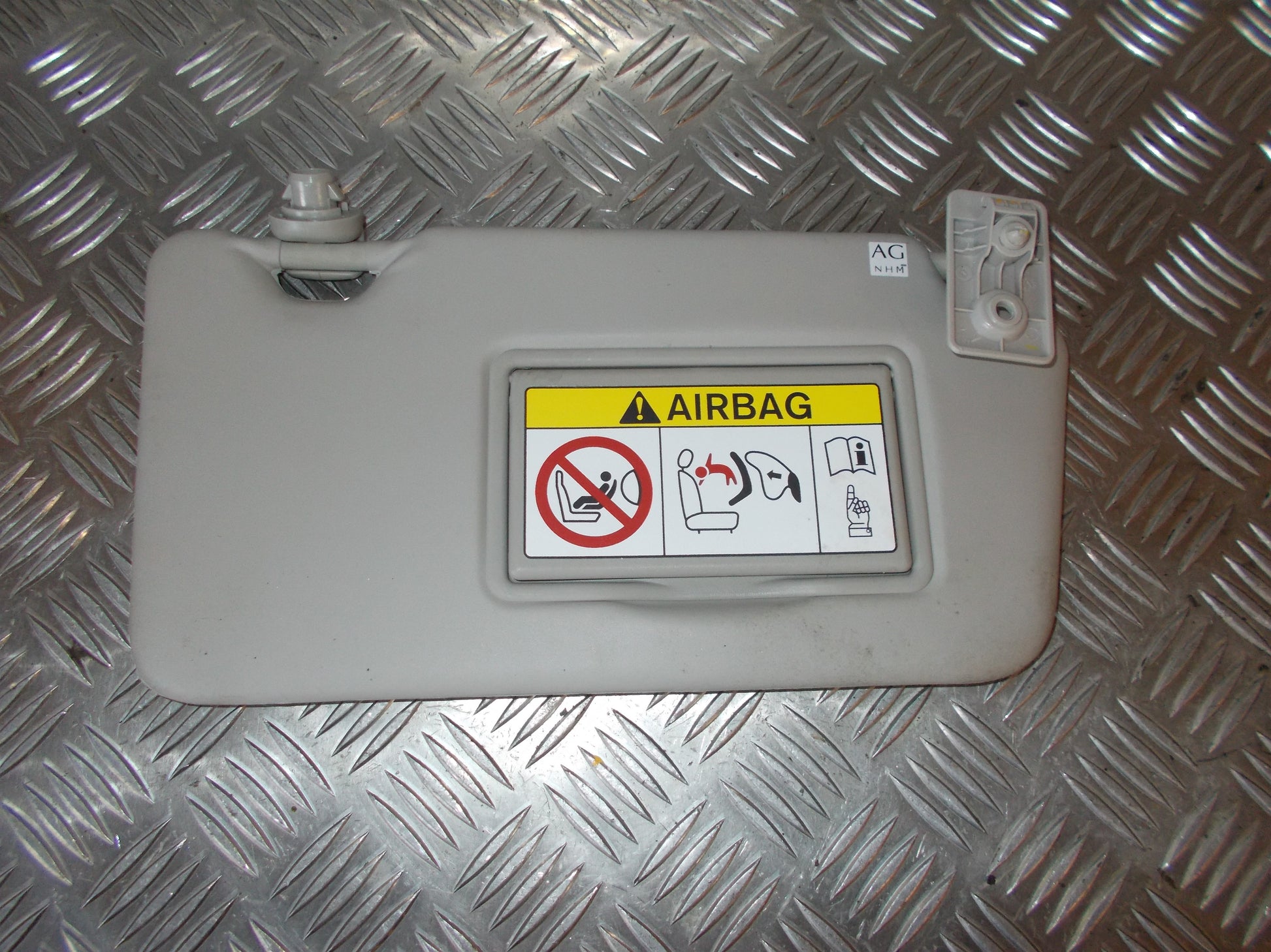 Nissan Note Solskærm Med OEM Nr. Ophugger Fra Nissan Ophugger