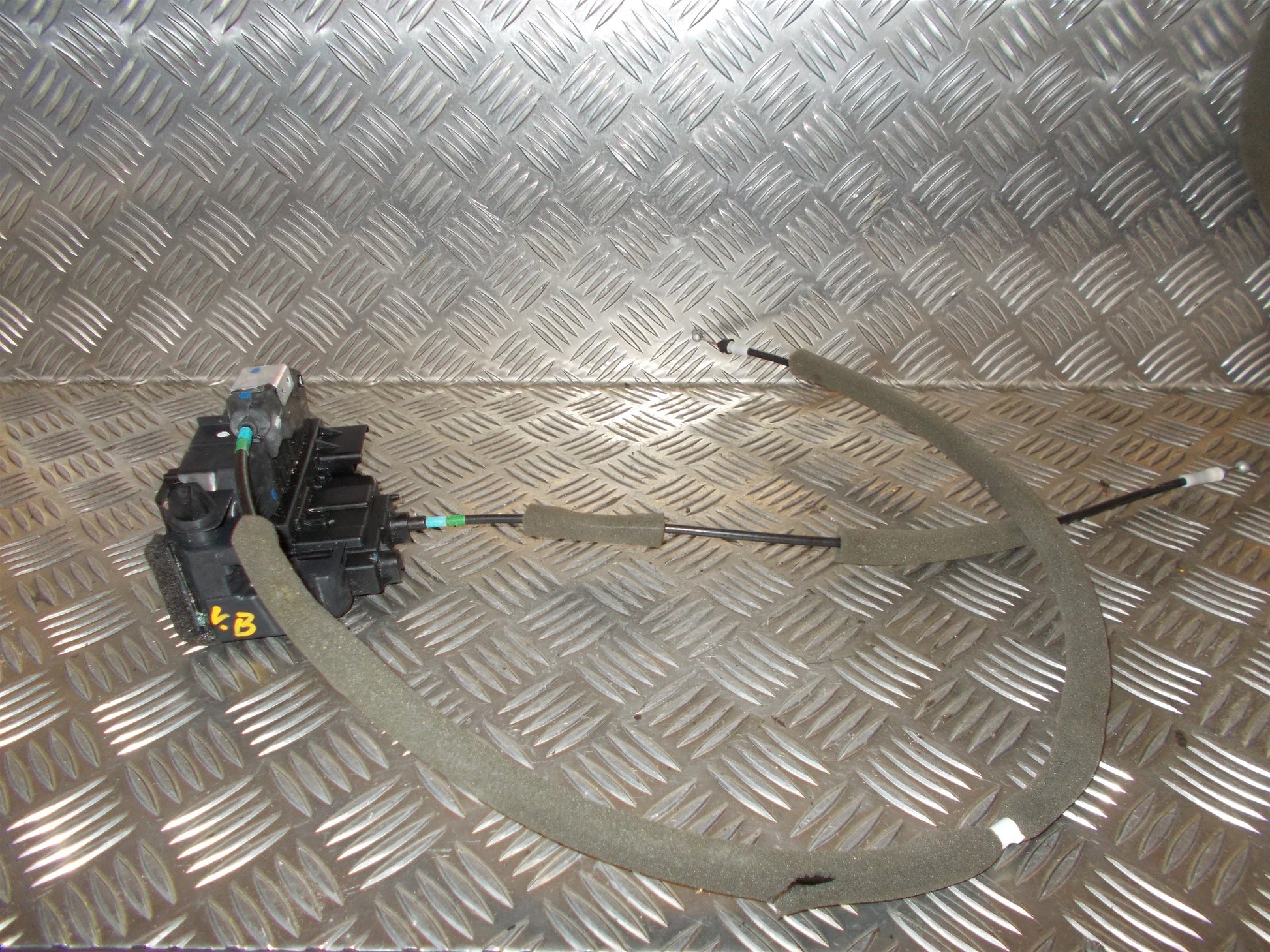 Nissan Note Dørlås Med OEM Nr. Ophugger Fra Nissan Ophugger