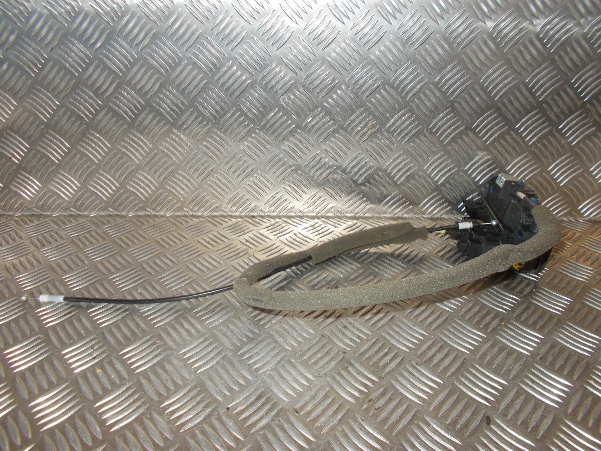 Nissan Note Dørlås Med OEM Nr. Ophugger Fra Nissan Ophugger