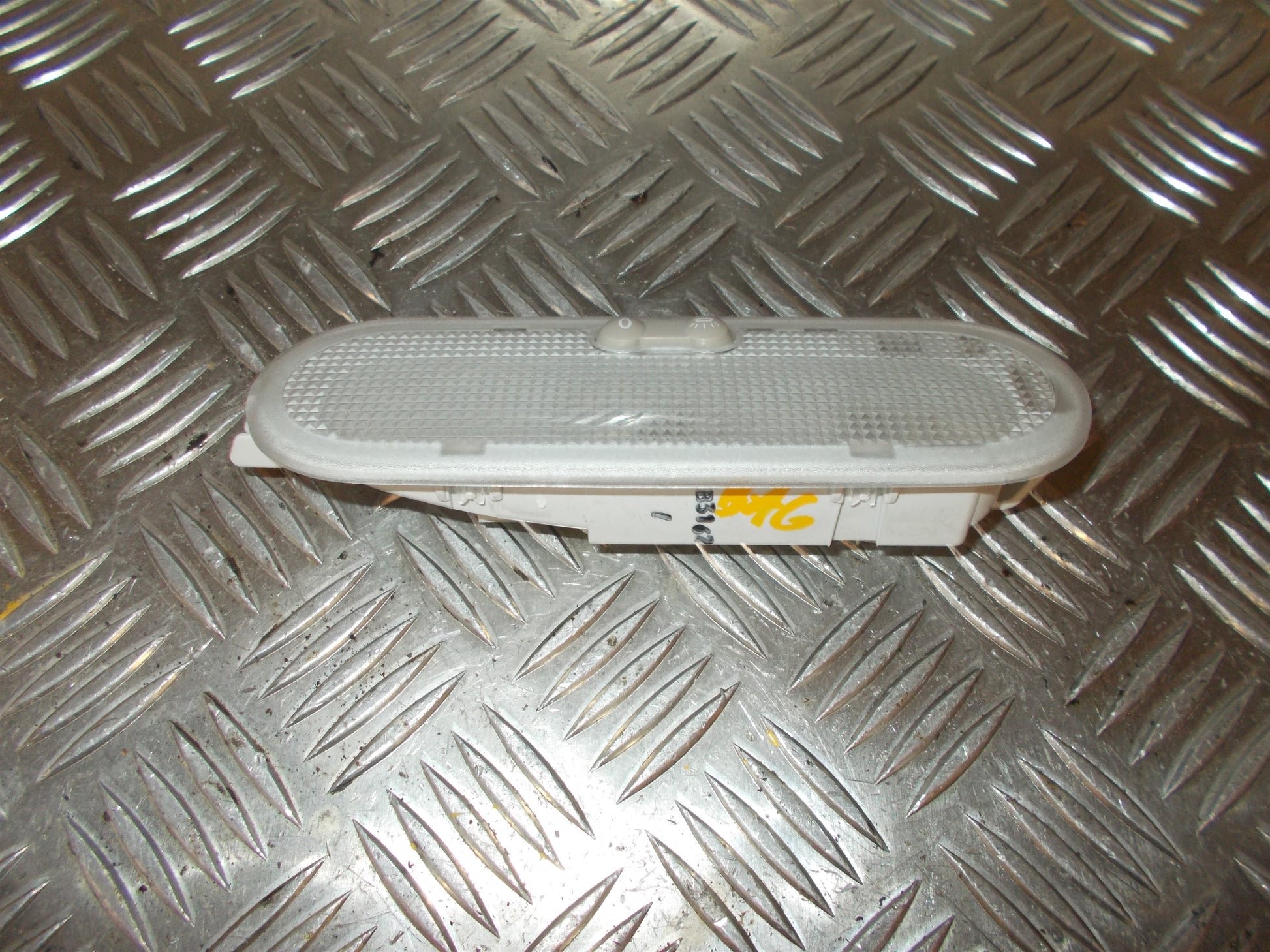 Nissan Note Loftslys Med OEM Nr. Ophugger Fra Nissan Ophugger