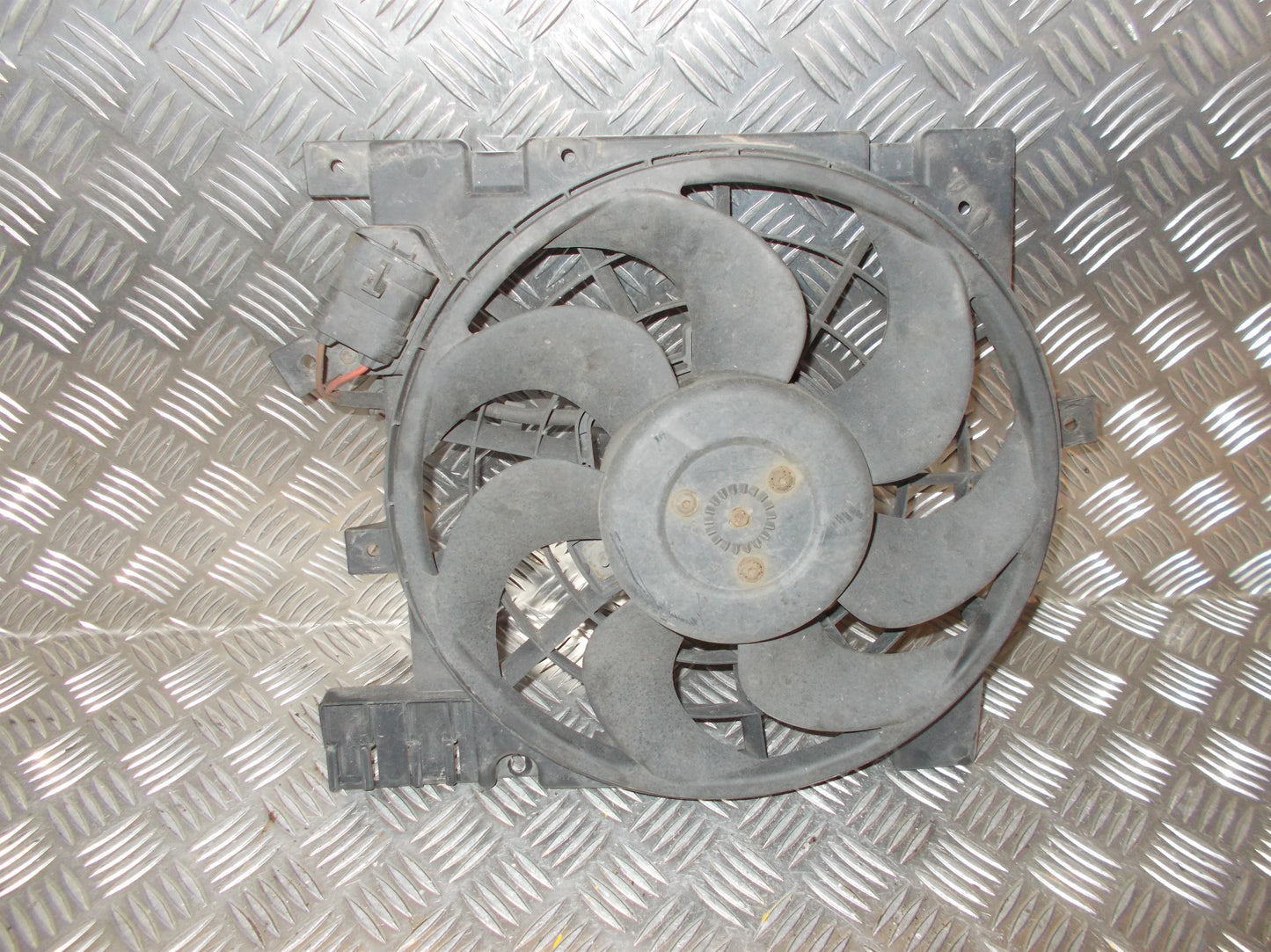 Opel Zafira B Kølerblæser El Med OEM Nr. Ophugger Fra Opel Ophugger