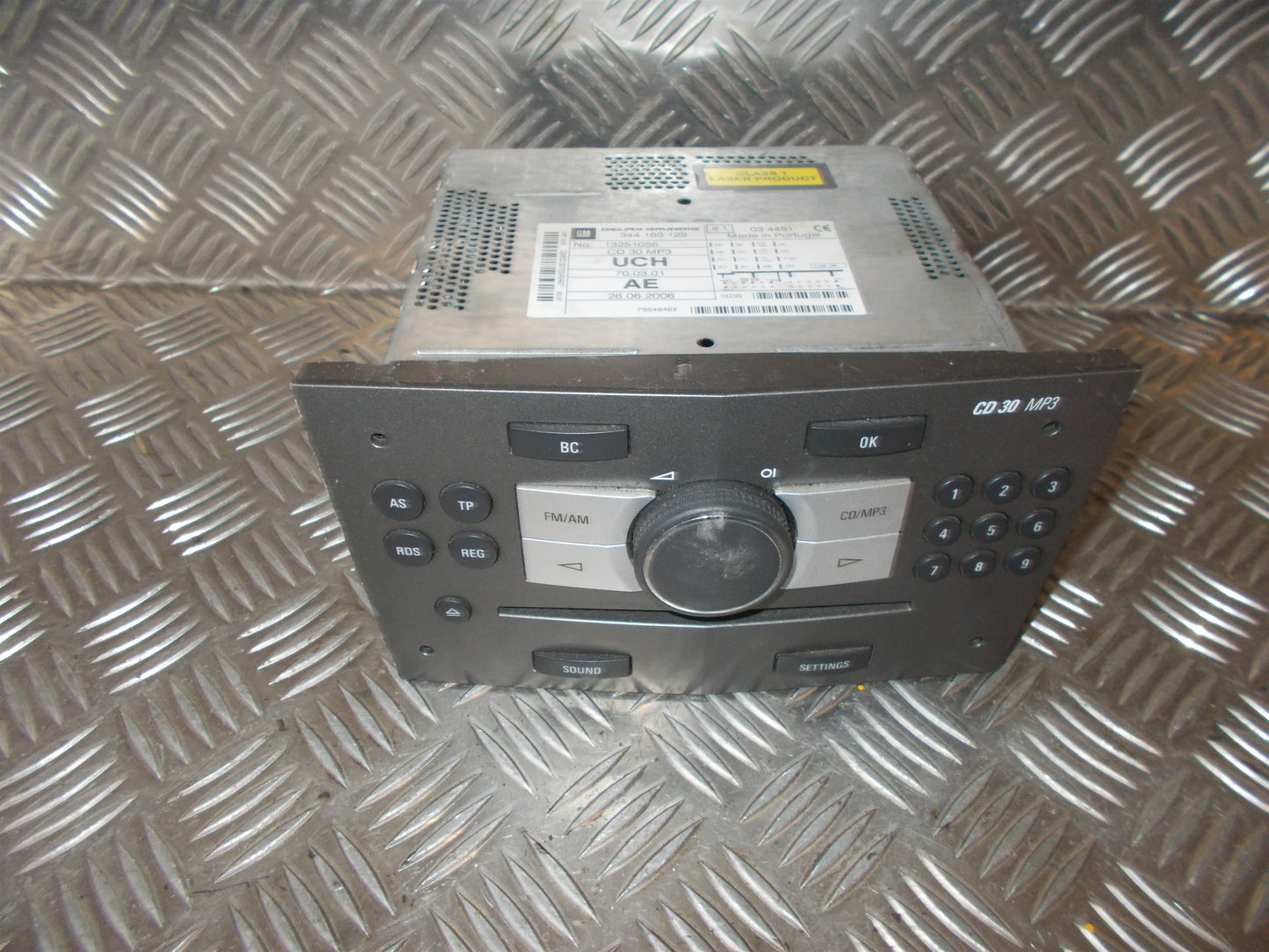 Opel Zafira B Radio M/Cd Med OEM Nr. Ophugger Fra Opel Ophugger