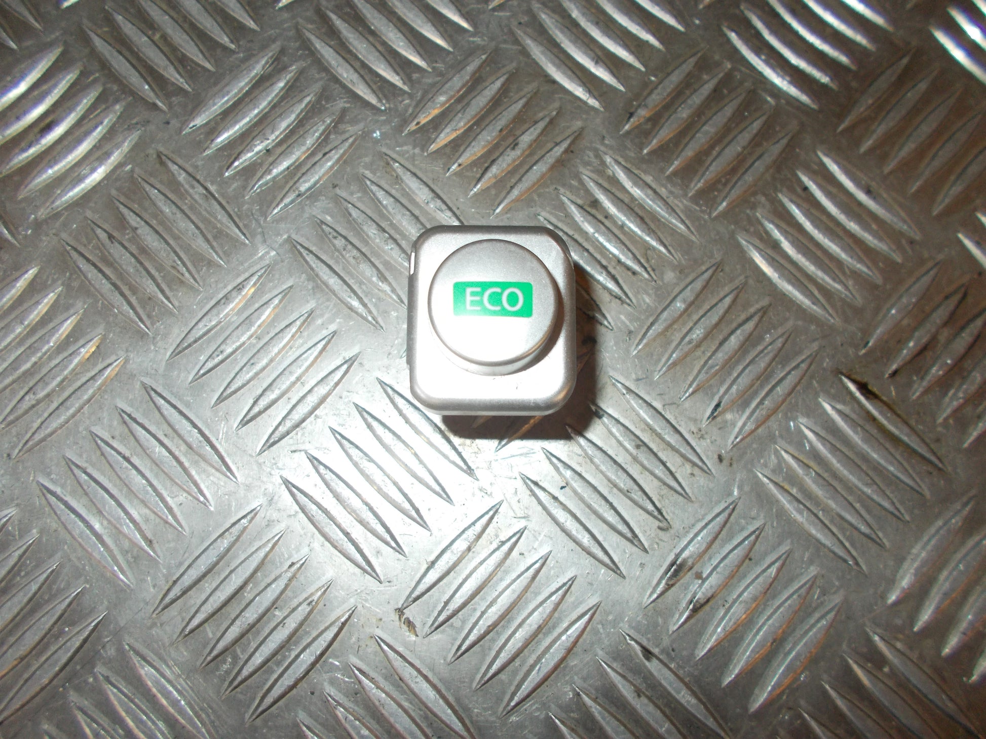 Nissan Note Kontakt Diverse Med OEM Nr. 3717K2 Fra Nissan Ophugger