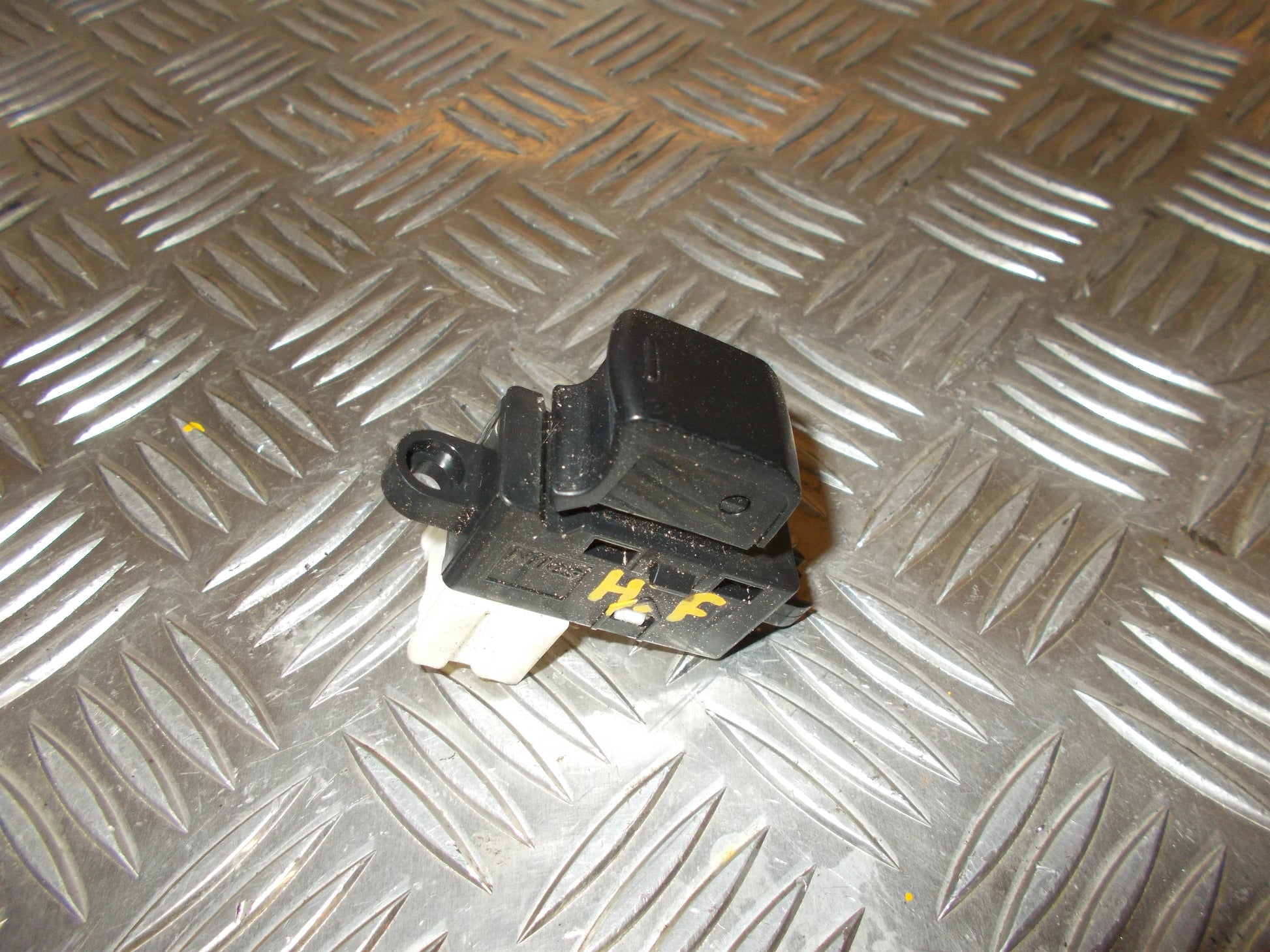 Nissan Note Kontakt Rudehejs Med OEM Nr. Ophugger Fra Nissan Ophugger