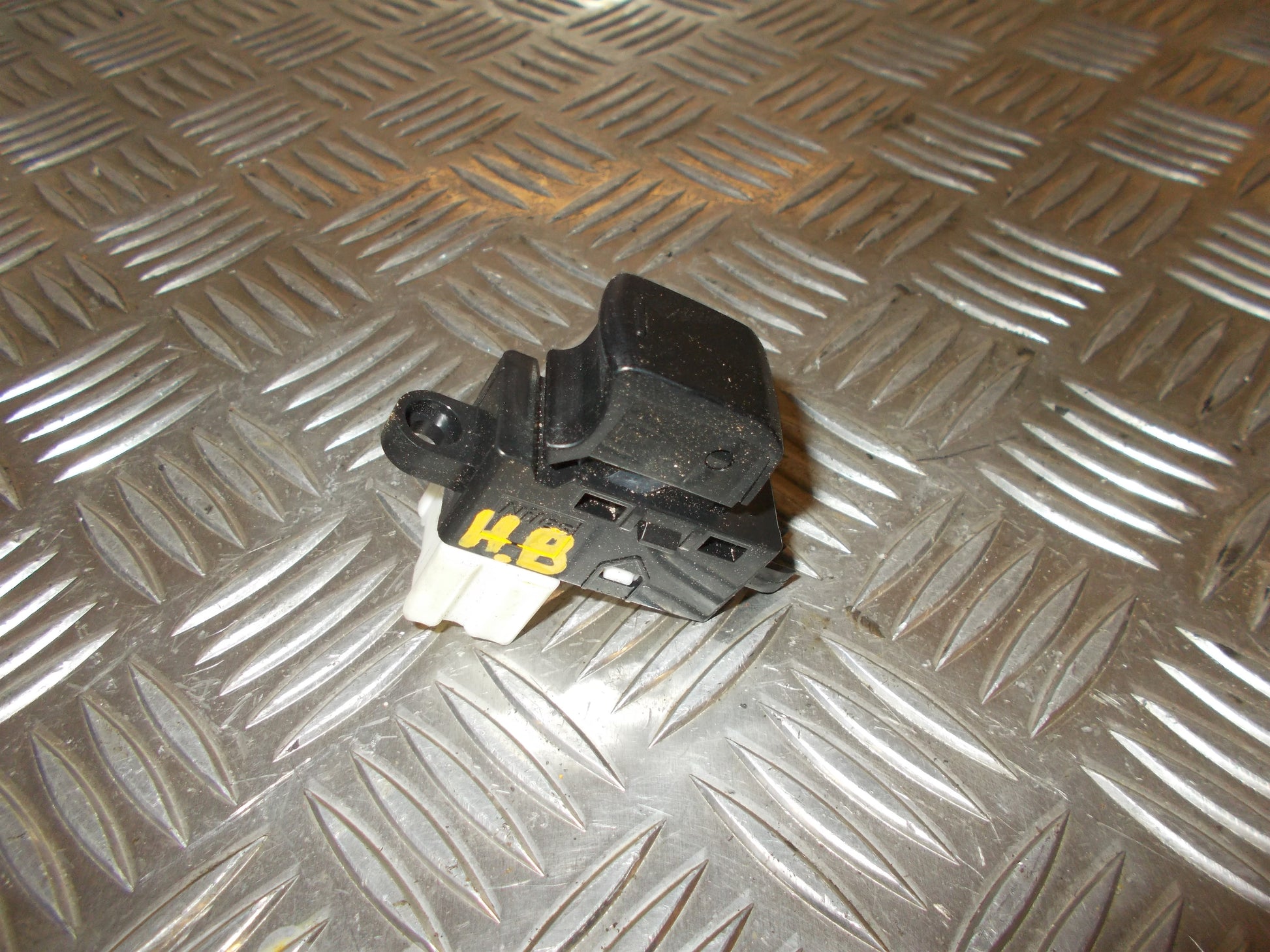 Nissan Note Kontakt Rudehejs Med OEM Nr. 3705SN Fra Nissan Ophugger