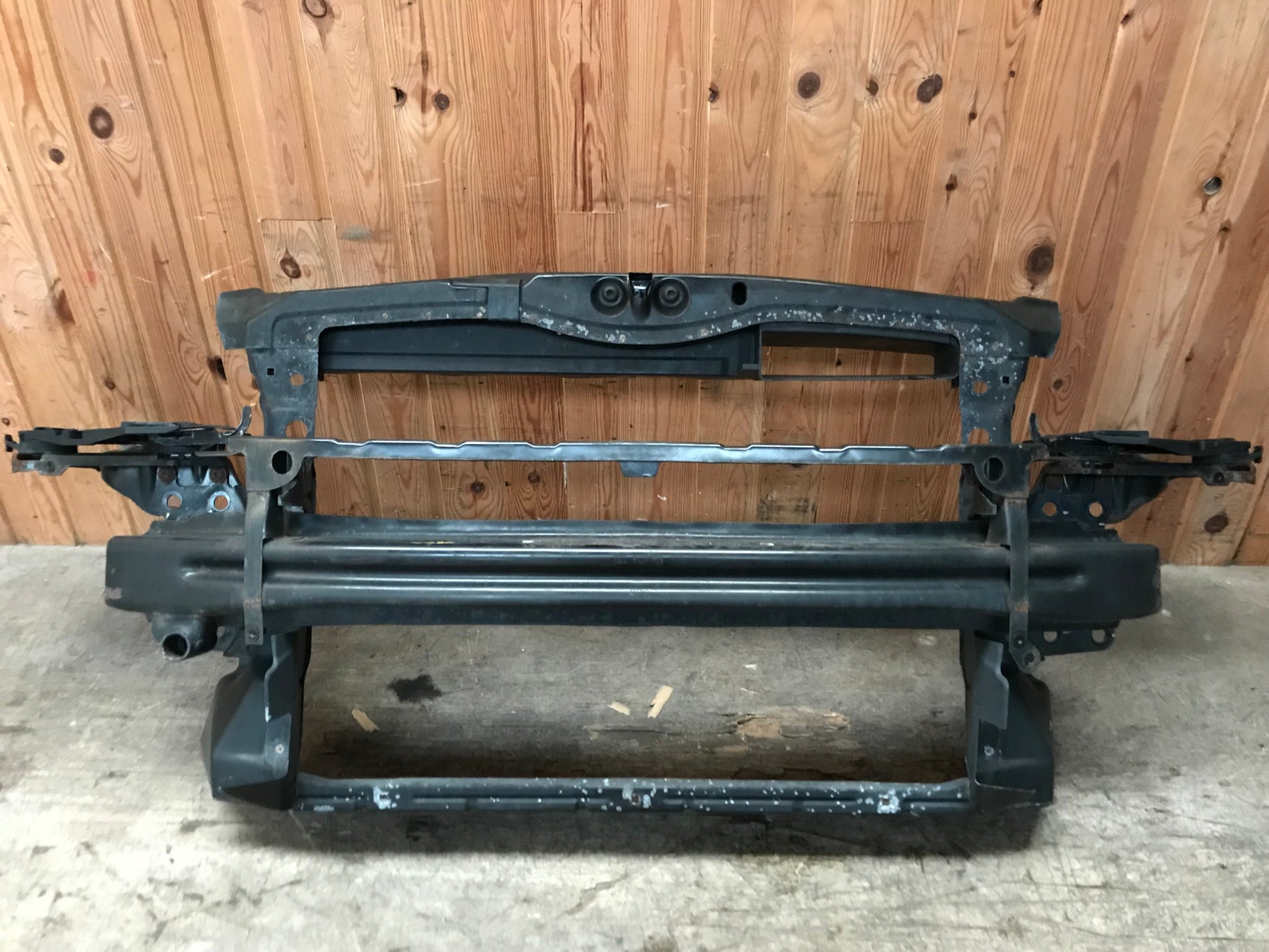 Skoda Octavia Frontkasse Med OEM Nr. 1Z0805591F Fra Skoda Ophugger