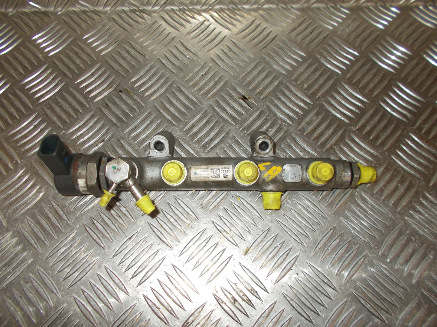 Audi A6 4G Rail Bro Med OEM Nr. 059130090BS Fra Audi Ophugger