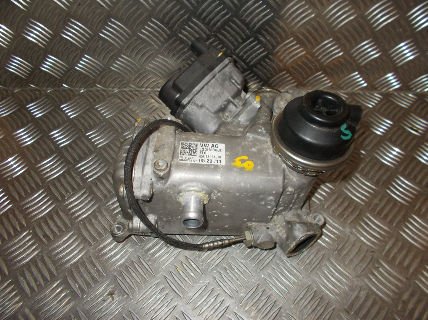 Audi A6 4G Køler Egr Med OEM Nr. 059131515BL Fra Audi Ophugger