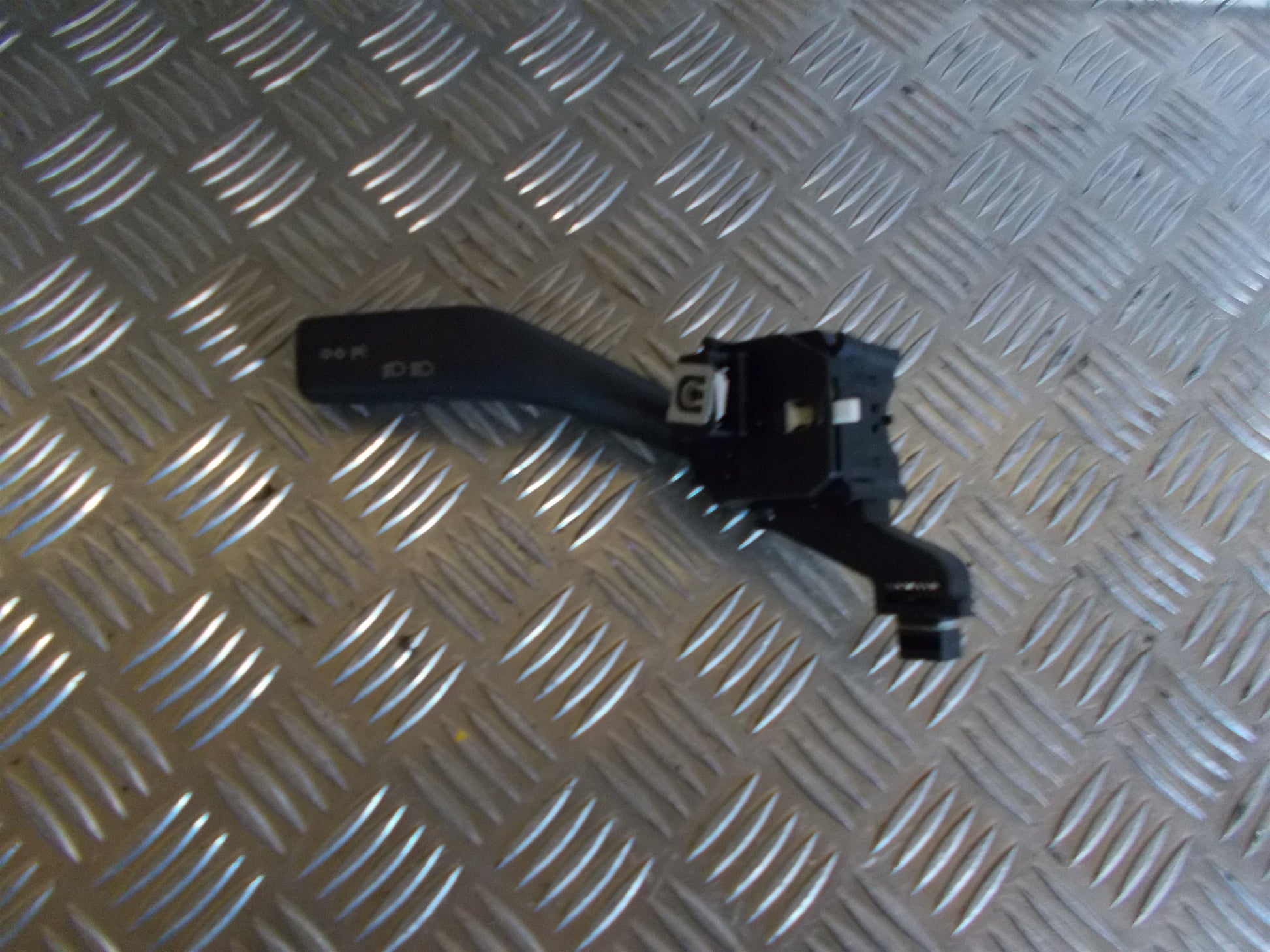 Skoda Octavia Kontakt Blink Med OEM Nr. 1K0953519A Fra Skoda Ophugger