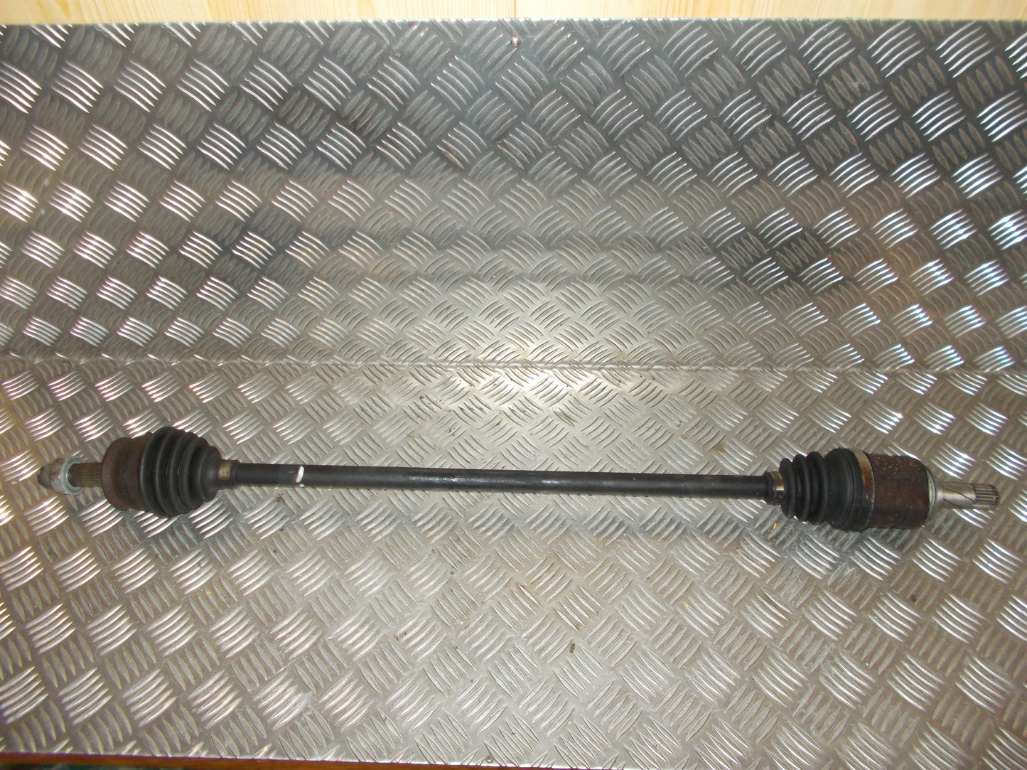 Opel Corsa D Trækaksel For H Med OEM Nr. Ophugger Fra Opel Ophugger