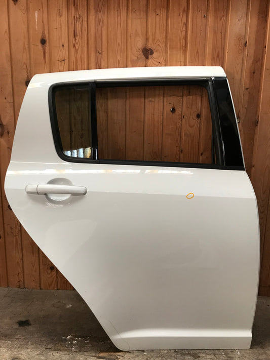 Suzuki Swift Bagdør H Med OEM Nr. 6800363J00 Fra Suzuki Ophugger